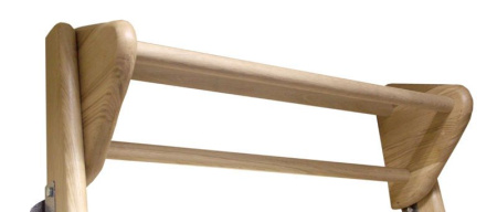 Шведская стенка из дуба с деревянным турником