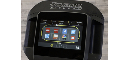 Эллиптический тренажер Octane XT3700 с консолью Standard