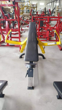 Сведение перед грудью в наклоне Insight Fitness TM56